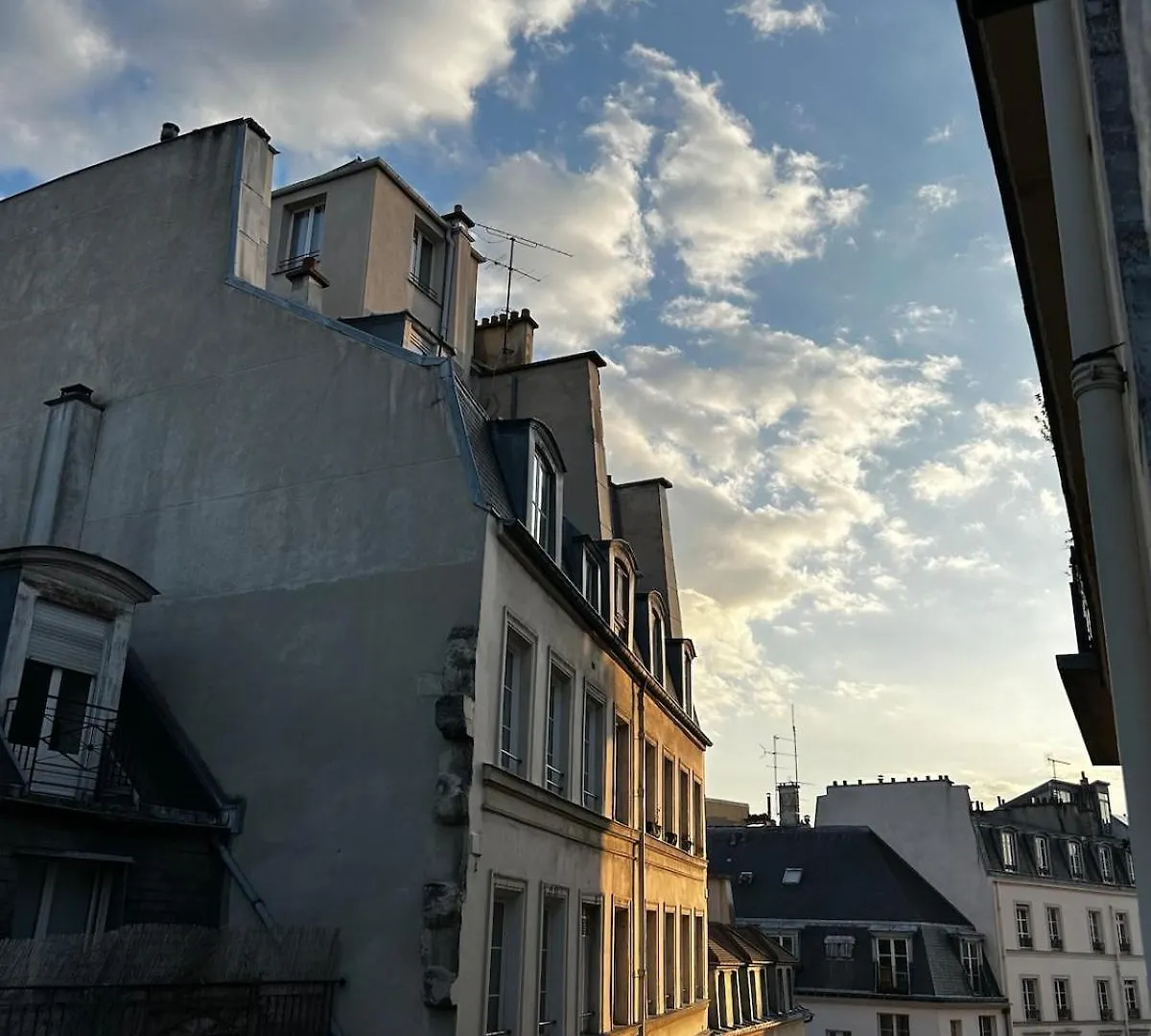 Apartment For 2 - Emily In Paris Neighborhood