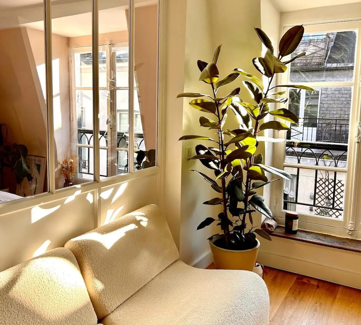 Apartment For 2 - Emily In Paris Neighborhood