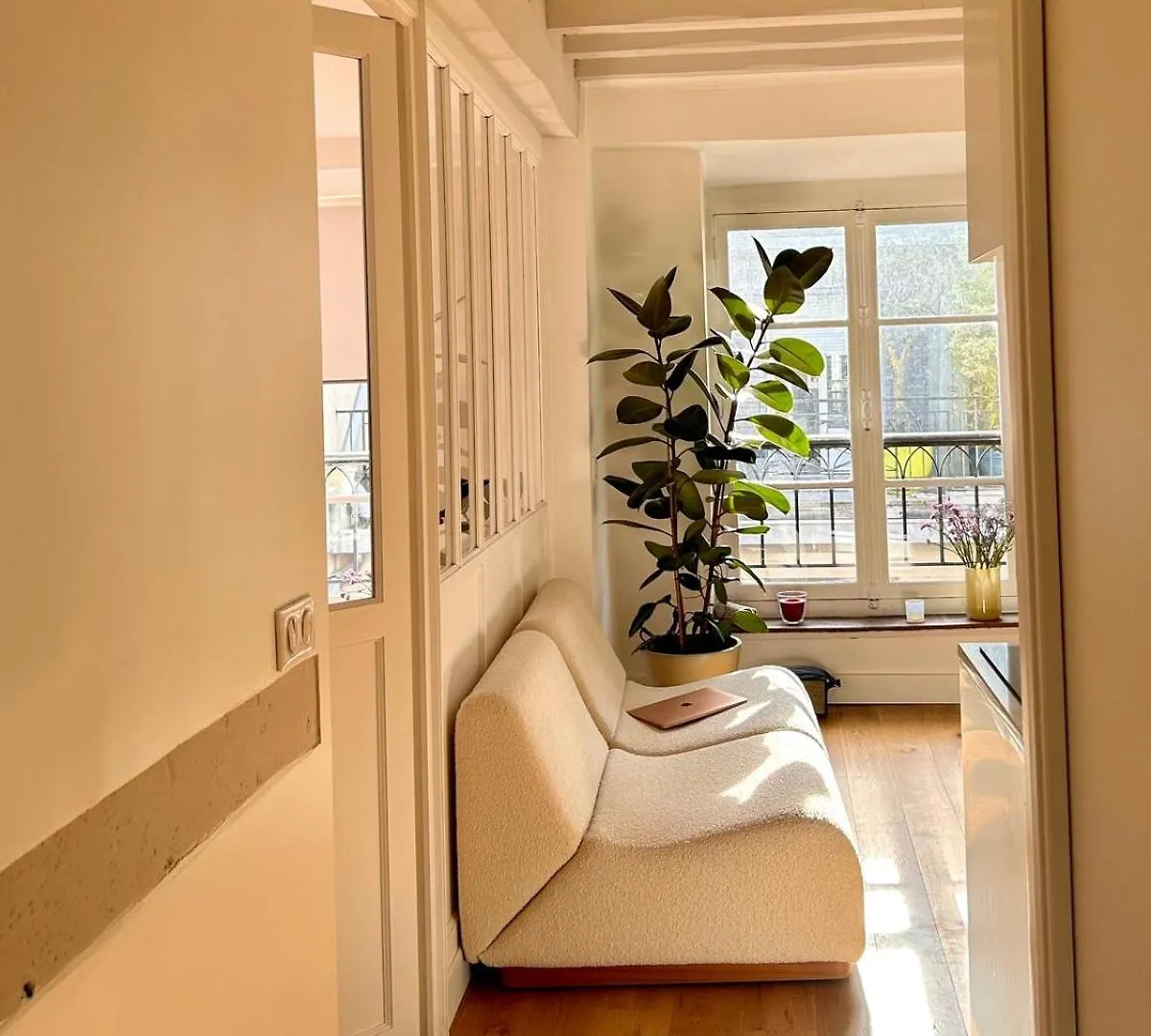 Apartment For 2 - Emily In Paris Neighborhood